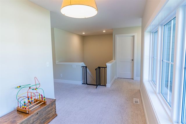 1866 Stratford Lane, Grand Rapids, MI 49534