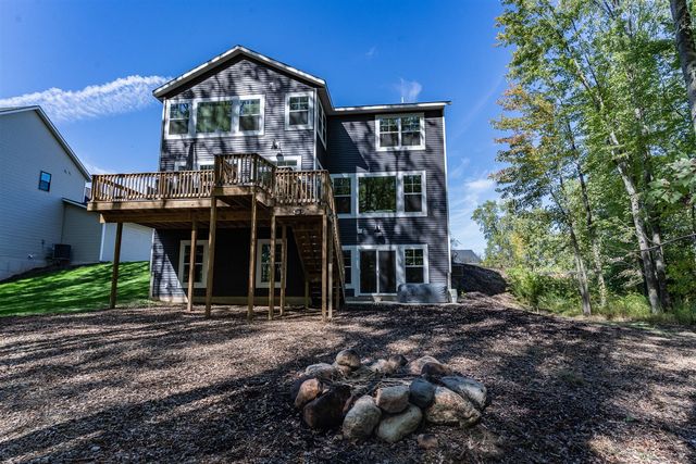 1866 Stratford Lane, Grand Rapids, MI 49534