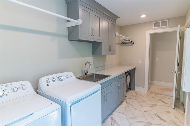 1866 Stratford Lane, Grand Rapids, MI 49534