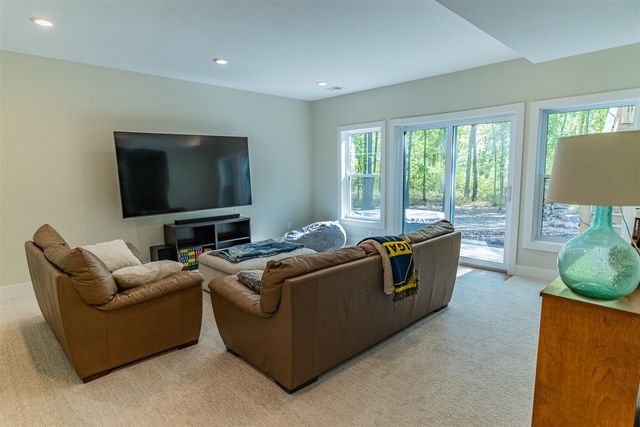 1866 Stratford Lane, Grand Rapids, MI 49534