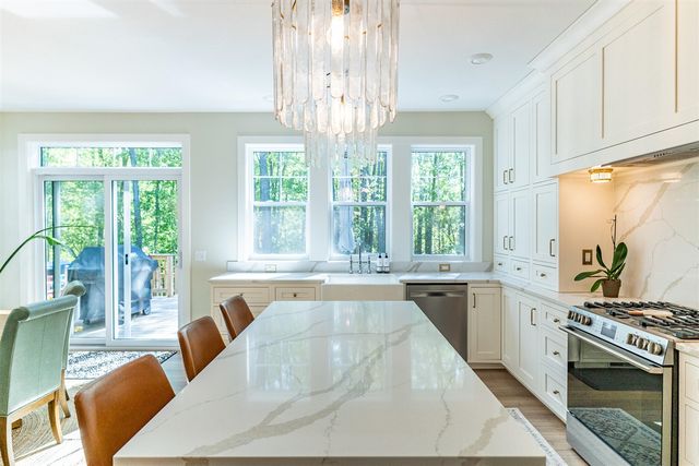 1866 Stratford Lane, Grand Rapids, MI 49534