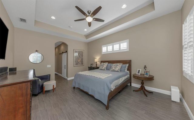 5925 MOHR ROAD, Tampa, FL 33615