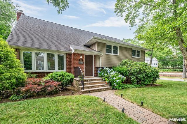 550 Englewood Avenue, Teaneck, NJ 07666