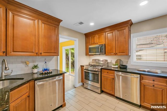 550 Englewood Avenue, Teaneck, NJ 07666