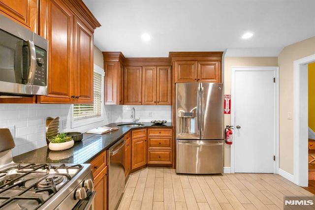 550 Englewood Avenue, Teaneck, NJ 07666