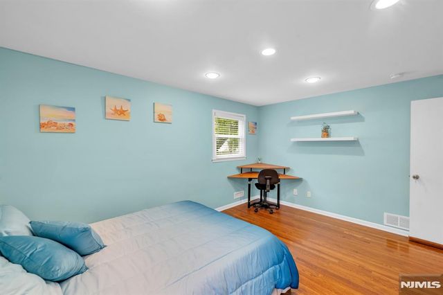 550 Englewood Avenue, Teaneck, NJ 07666