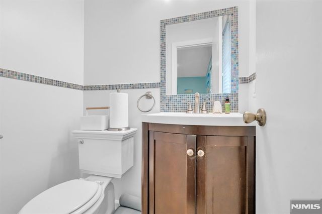550 Englewood Avenue, Teaneck, NJ 07666