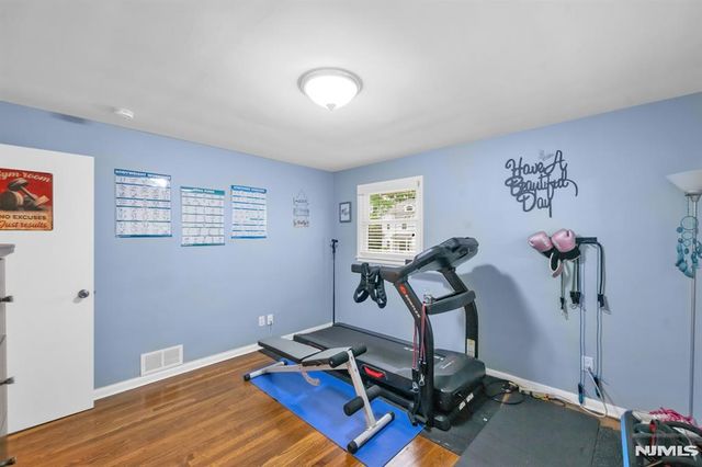 550 Englewood Avenue, Teaneck, NJ 07666