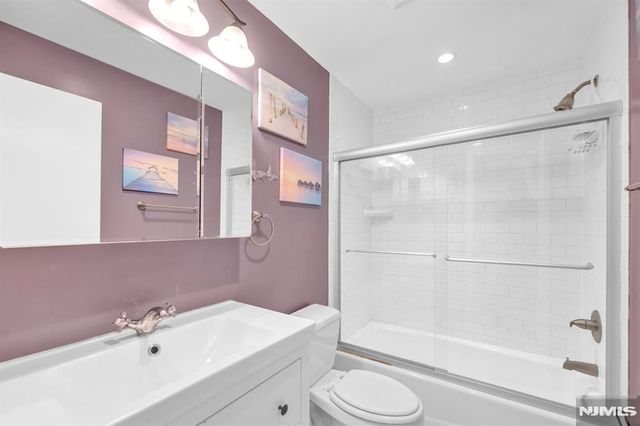 550 Englewood Avenue, Teaneck, NJ 07666