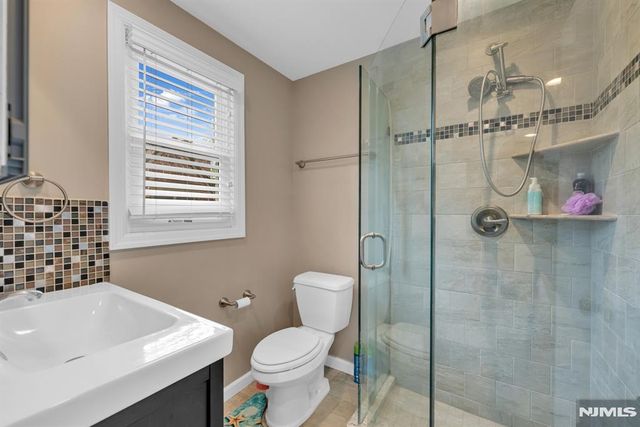 550 Englewood Avenue, Teaneck, NJ 07666