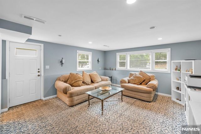550 Englewood Avenue, Teaneck, NJ 07666