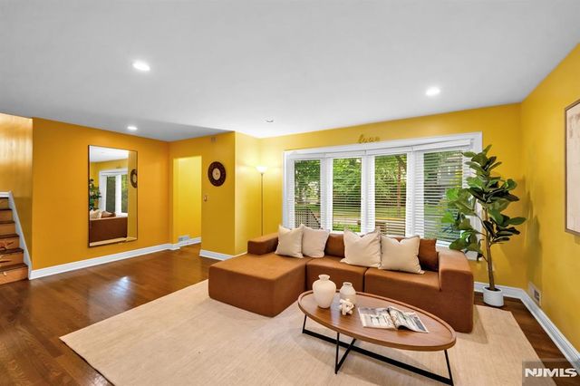 550 Englewood Avenue, Teaneck, NJ 07666