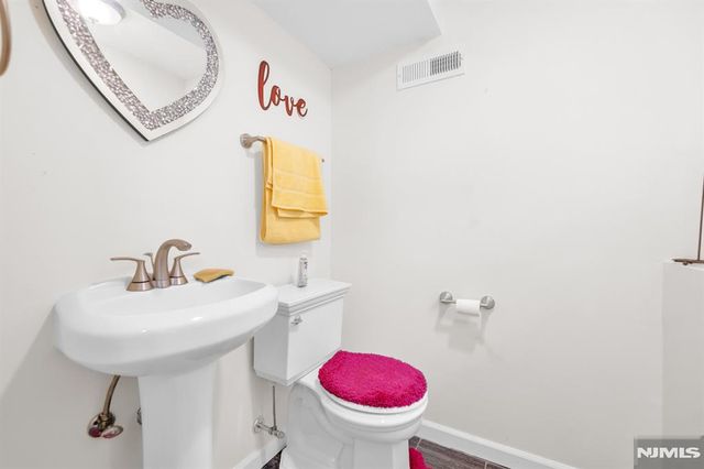550 Englewood Avenue, Teaneck, NJ 07666