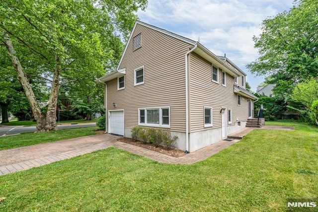 550 Englewood Avenue, Teaneck, NJ 07666