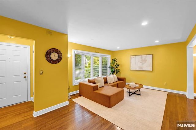 550 Englewood Avenue, Teaneck, NJ 07666