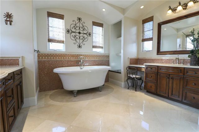 1119 Pine, Huntington Beach, CA 92648