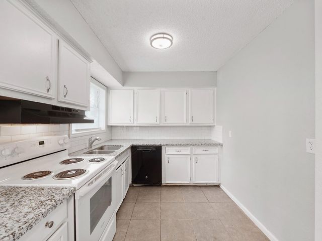 3006 14th Avenue N, Texas City, TX 77590