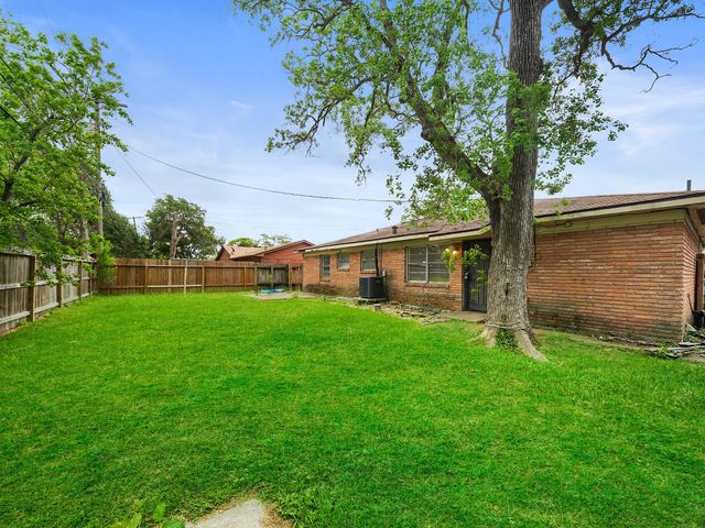 3006 14th Avenue N, Texas City, TX 77590