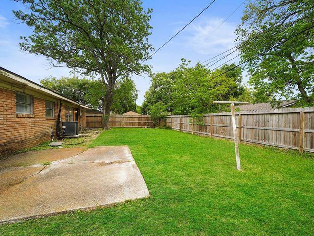 3006 14th Avenue N, Texas City, TX 77590