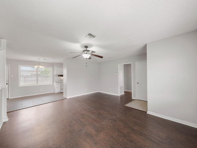 3006 14th Avenue N, Texas City, TX 77590