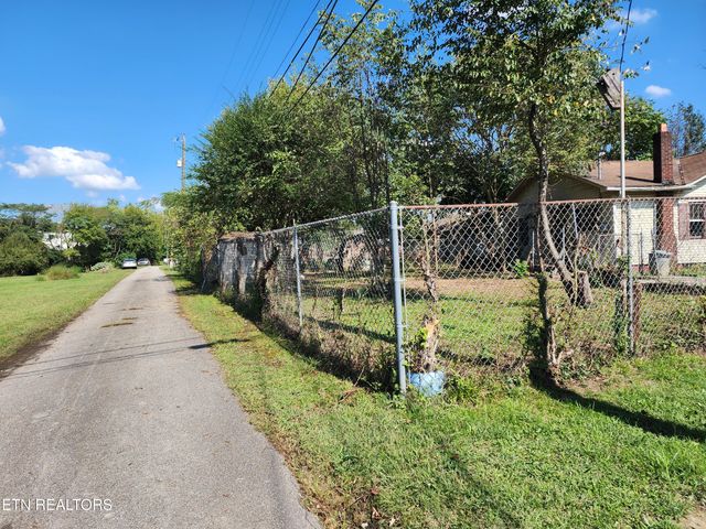4101 Walker Blvd, Knoxville, TN 37917