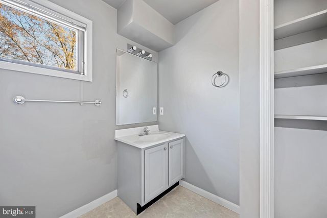 12 ROBERTS RD, Lewes, DE 19958