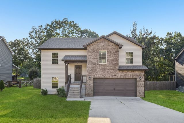 1864 Red Fox Trl, Clarksville, TN 37042
