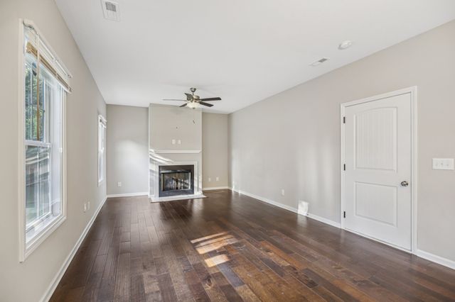 1864 Red Fox Trl, Clarksville, TN 37042
