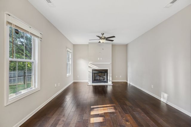 1864 Red Fox Trl, Clarksville, TN 37042