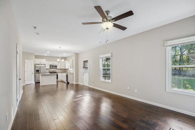 1864 Red Fox Trl, Clarksville, TN 37042
