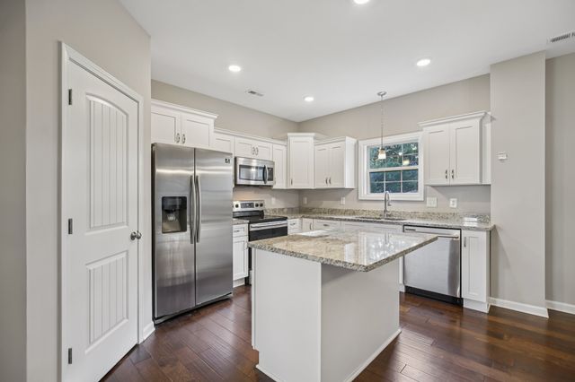 1864 Red Fox Trl, Clarksville, TN 37042