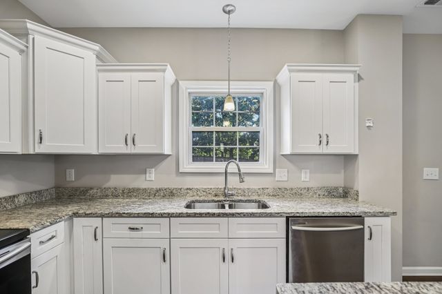 1864 Red Fox Trl, Clarksville, TN 37042