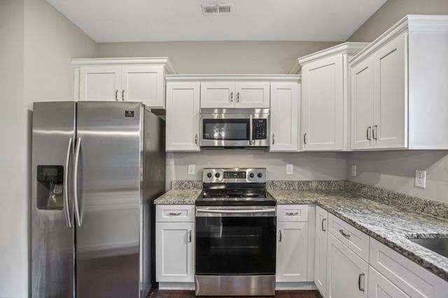 1864 Red Fox Trl, Clarksville, TN 37042