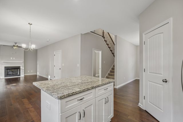 1864 Red Fox Trl, Clarksville, TN 37042