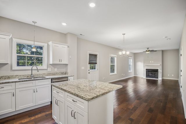 1864 Red Fox Trl, Clarksville, TN 37042