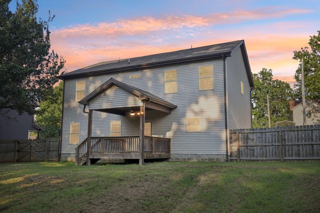 1864 Red Fox Trl, Clarksville, TN 37042