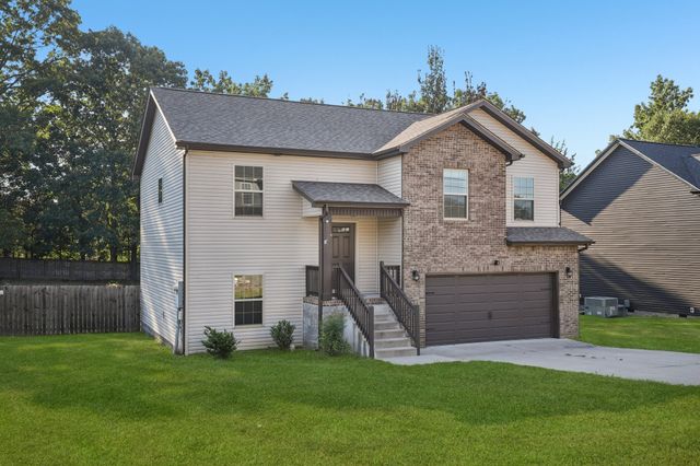 1864 Red Fox Trl, Clarksville, TN 37042