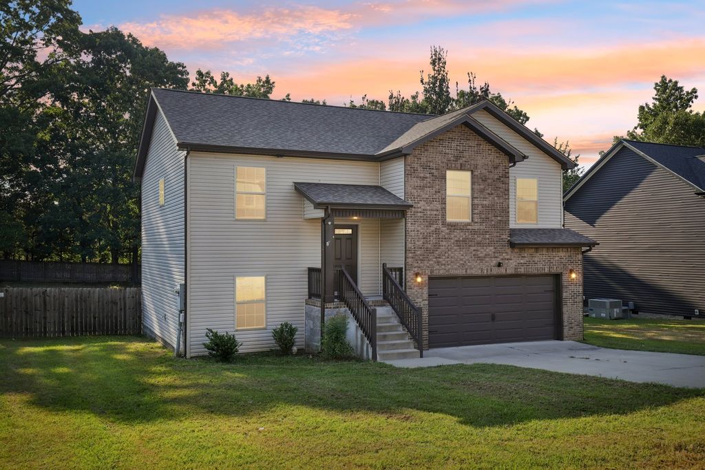 1864 Red Fox Trl, Clarksville, TN 37042
