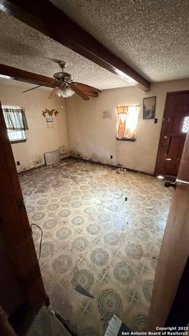 906 Canton, San Antonio, TX 78202