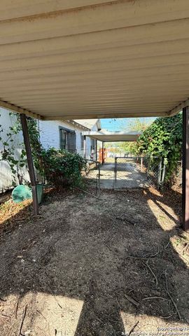 906 Canton, San Antonio, TX 78202
