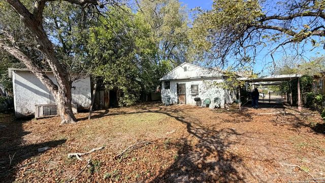 906 Canton, San Antonio, TX 78202