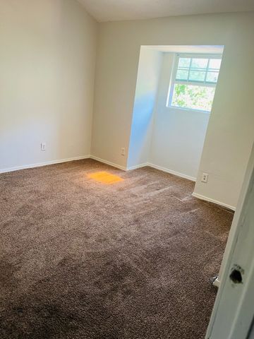 6320 Midway Road B, Springtown, TX 76082