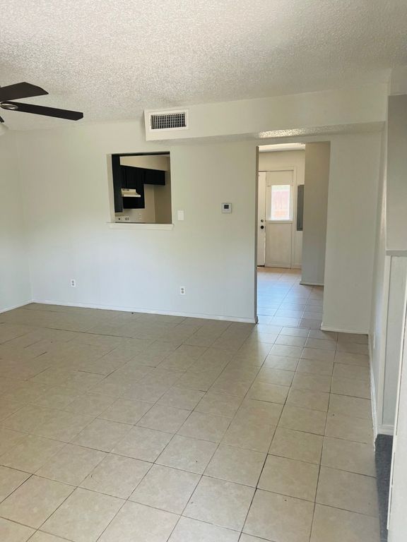 6320 Midway Road B, Springtown, TX 76082