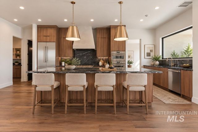 531 Midpoint Ave, Middleton, ID 83544