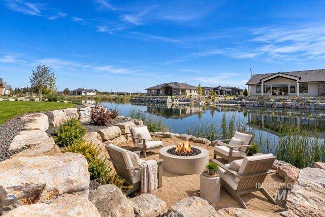 531 Midpoint Ave, Middleton, ID 83544