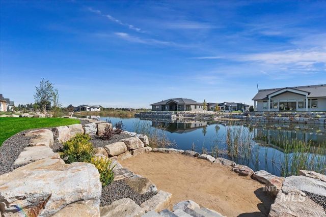 531 Midpoint Ave, Middleton, ID 83544