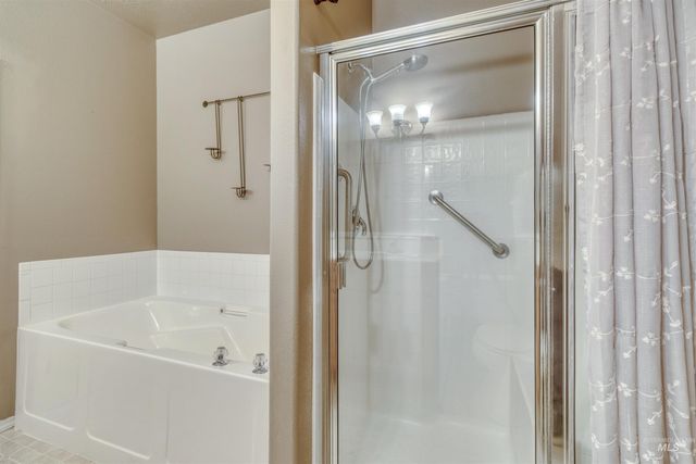 4259 N Waterloo Ave, Boise, ID 83713