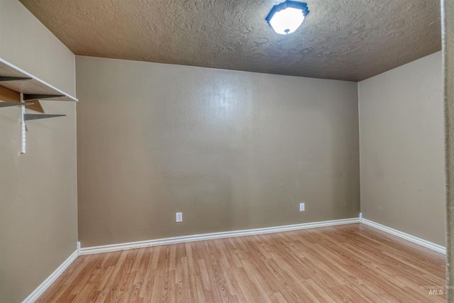 4259 N Waterloo Ave, Boise, ID 83713