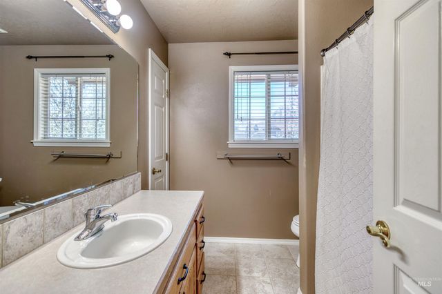 4259 N Waterloo Ave, Boise, ID 83713