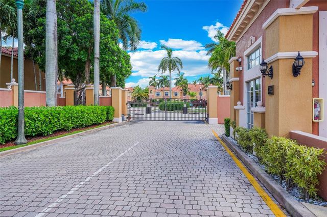 642 SW 106th Avenue 1514, Pembroke Pines, FL 33025